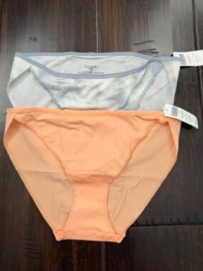Soma Women's Vanishing Edge Bikini (set of 2) - Size Medium - NEW w/tags